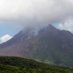鹿児島県 口永良部島で噴火。地震の前兆か。噴火警戒レベル5とは「避難」を意味し、最も高いレベル。ネットでは「最近日本のあちこちで噴火がおきていてやばくない？」という声も。