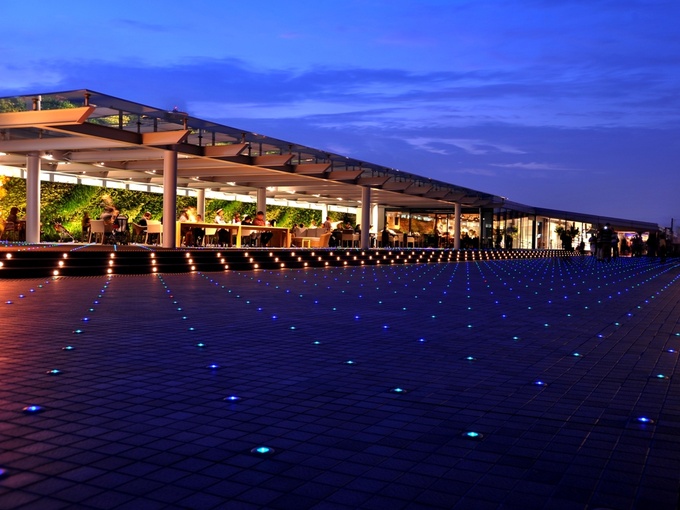 453038189538-b76b-49dd-88f2-e72bd10443eb_m